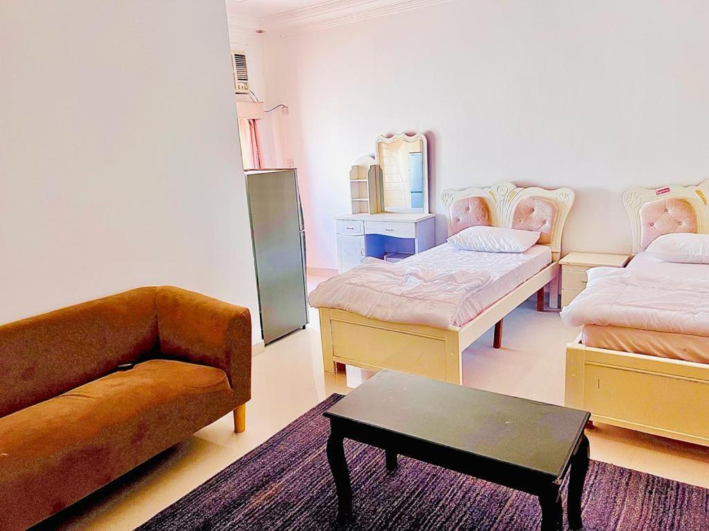 Al Tharya Furnished Apartments Awqad Bayt Fadil Exterior photo